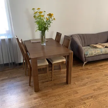 Krisjana Valdemara 40 * Рига